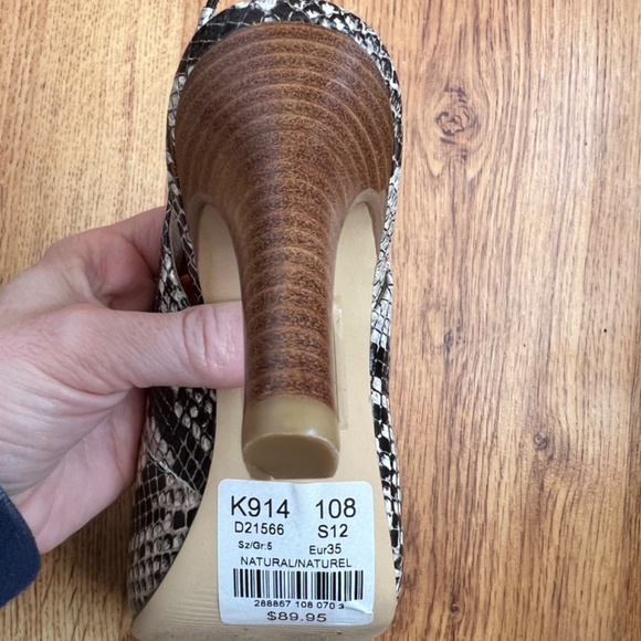 Le Chateau Snake Skin Sling Back Pumps - US 5M - Picture 7 of 7